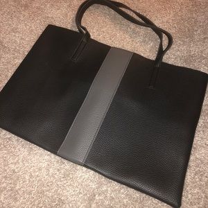Small shoulder tote